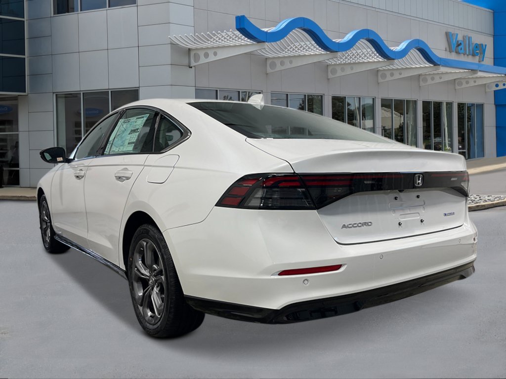 New 2026 Platinum White Pearl Honda EX-L image 3