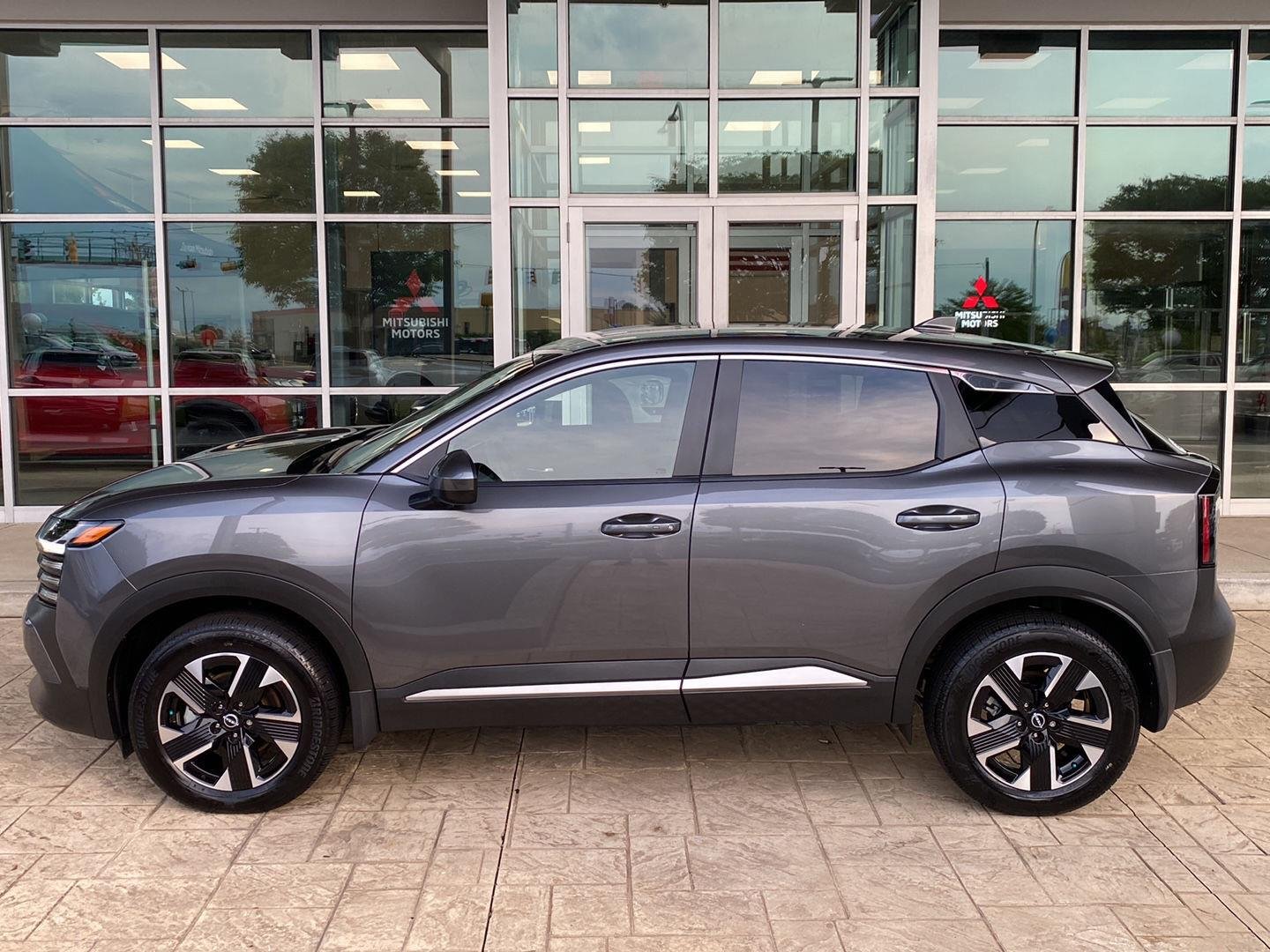 Certified Used 2025 Gun Metallic Nissan SV image 5