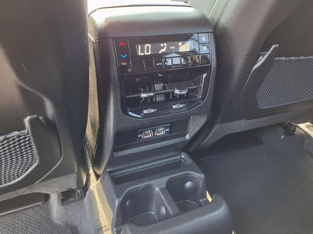 Used 2023 White/off-white Jeep Laredo image 24
