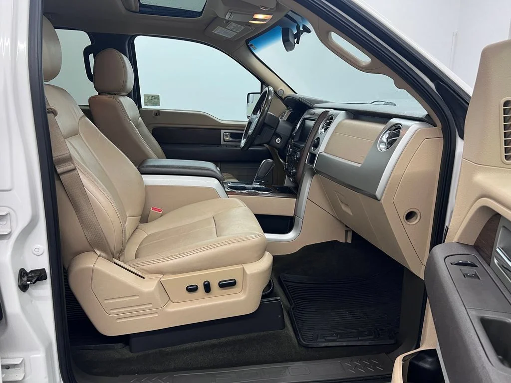 Used 2013 White Platinum Metallic Tri-Coat Ford Lariat image 24