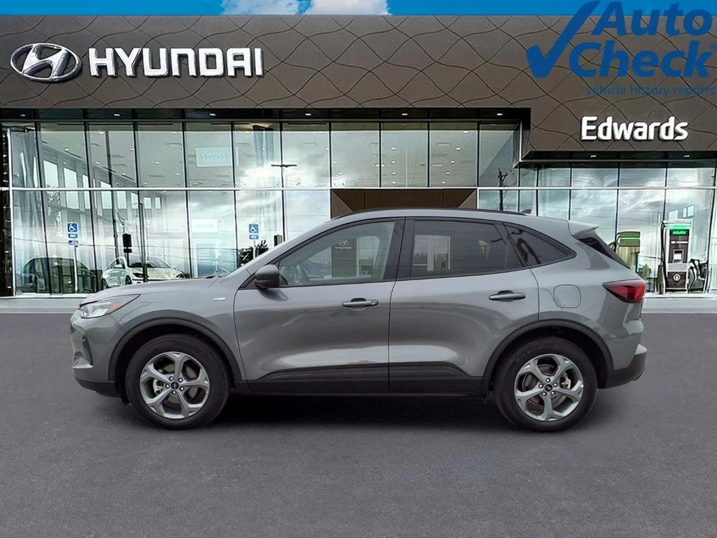 Used 2025 Gray Ford ST-Line image 4