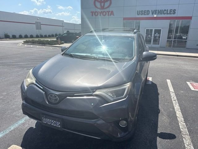 Used 2017 Gray Toyota XLE image 3