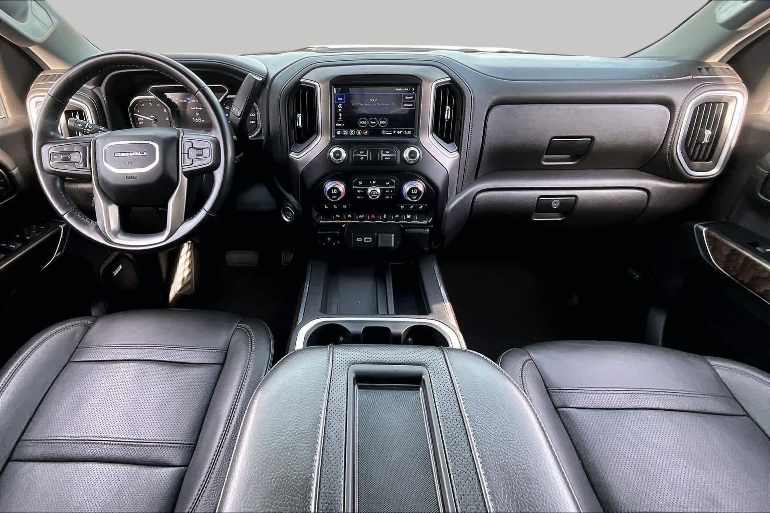 Used 2022 White Frost Tricoat GMC Denali image 16