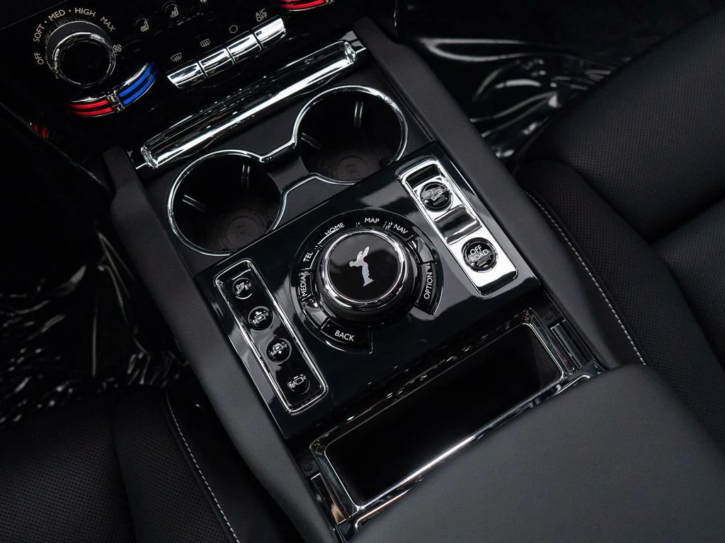 Certified Used 2026 Black Diamond Rolls-Royce Black Badge image 39