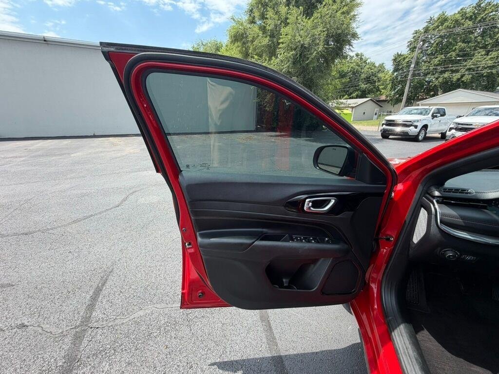 Used 2022 Redline Pearlcoat Jeep (RED) Edition image 12