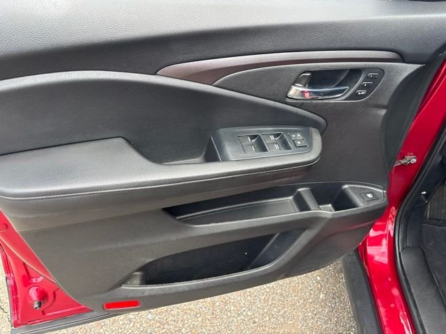 Used 2023 Red Honda RTL image 14