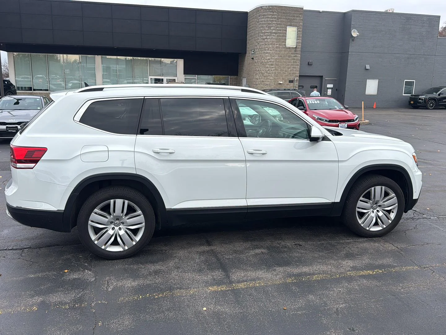 Used 2019 Wh Volkswagen  image 10