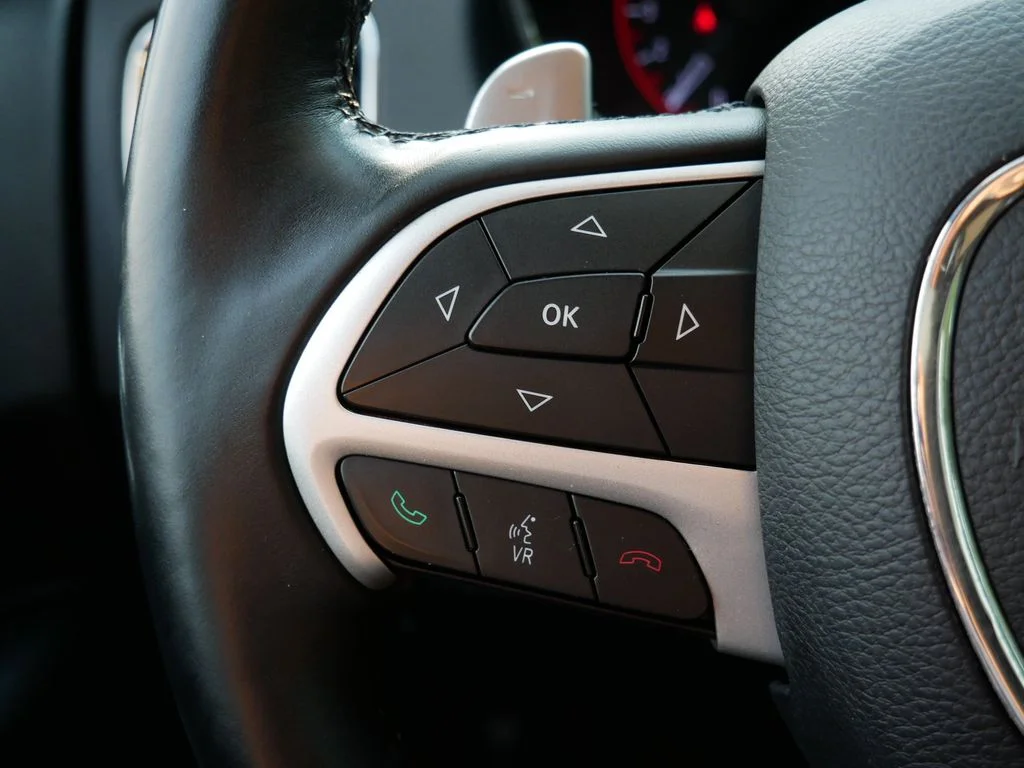Used 2015 Gray Dodge SXT image 19