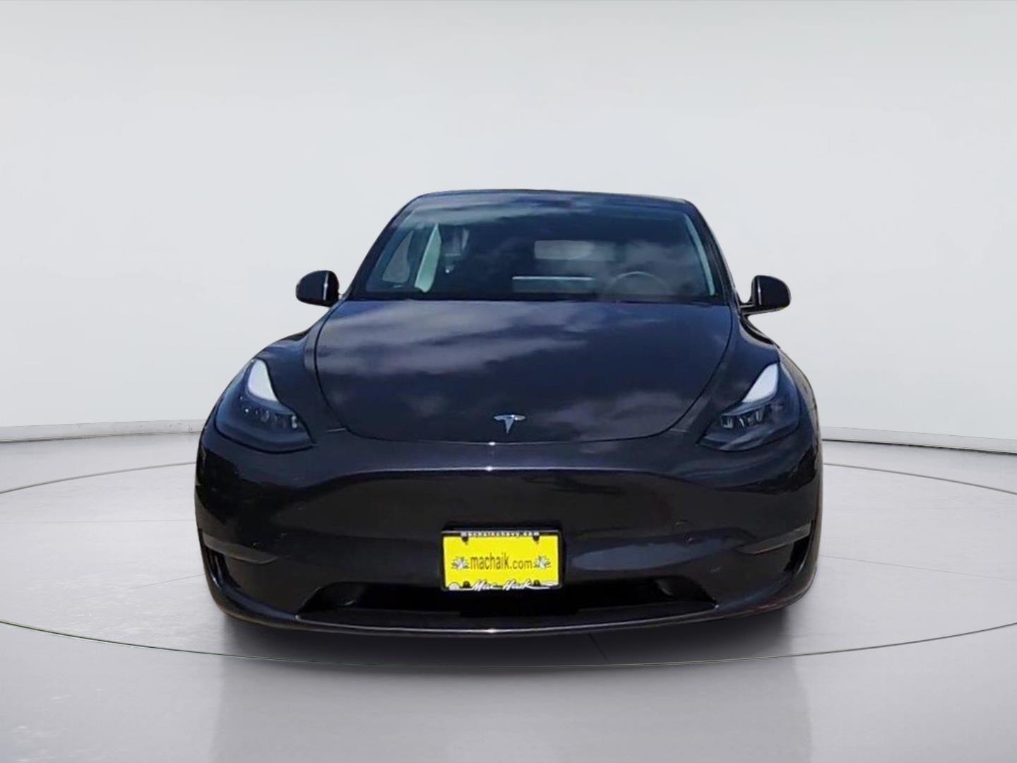 2024 Tesla Model Y photo 3 of 33