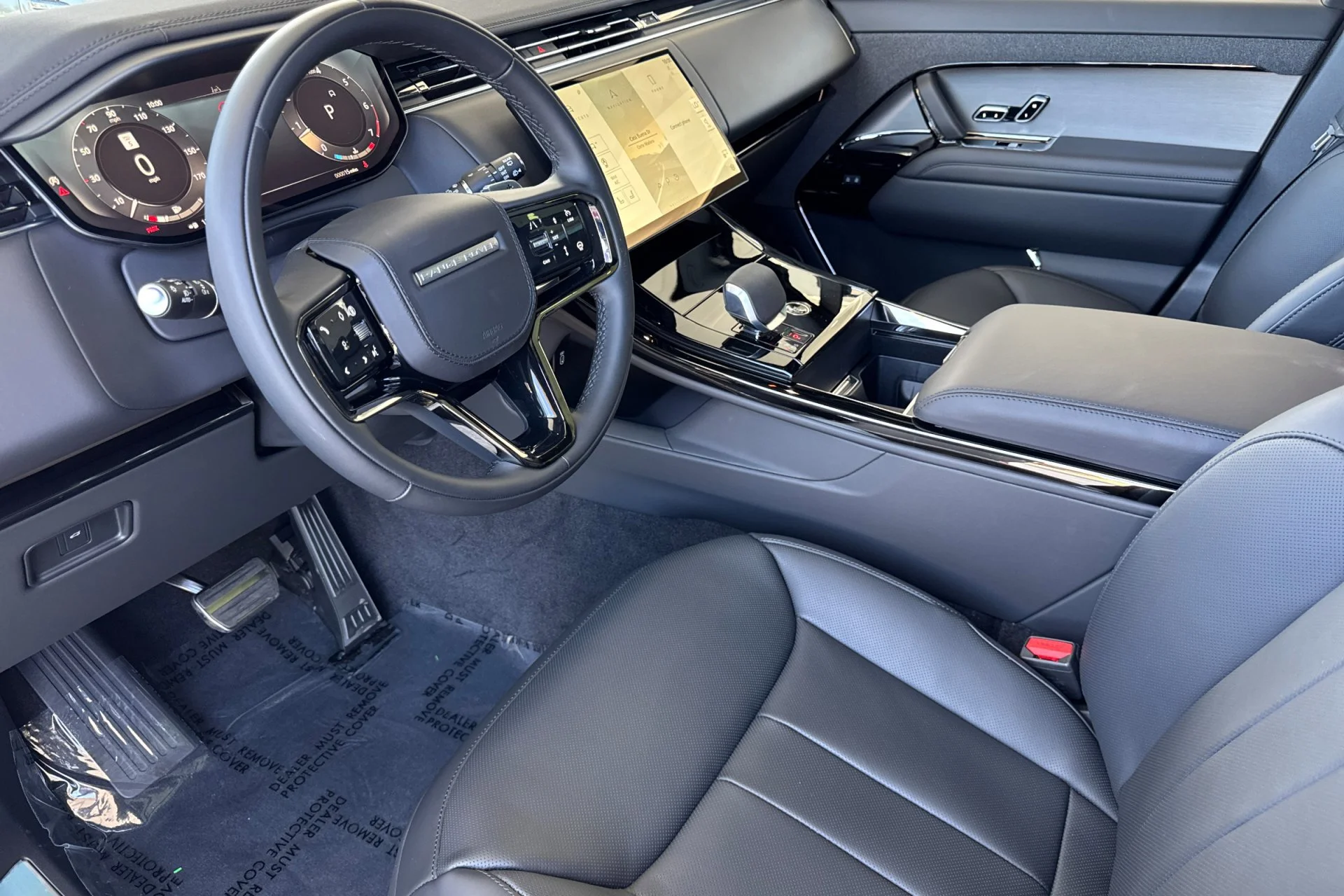 New 2026 Santorini Black Land Rover Dynamic SE image 13