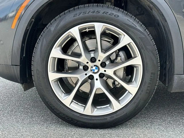 Used 2023 Gray BMW xDrive40i image 41