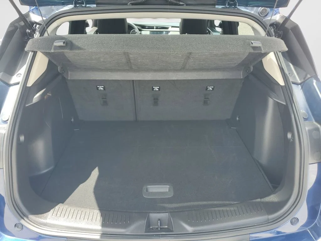 Used 2023 Sapphire Metallic Buick Select image 17