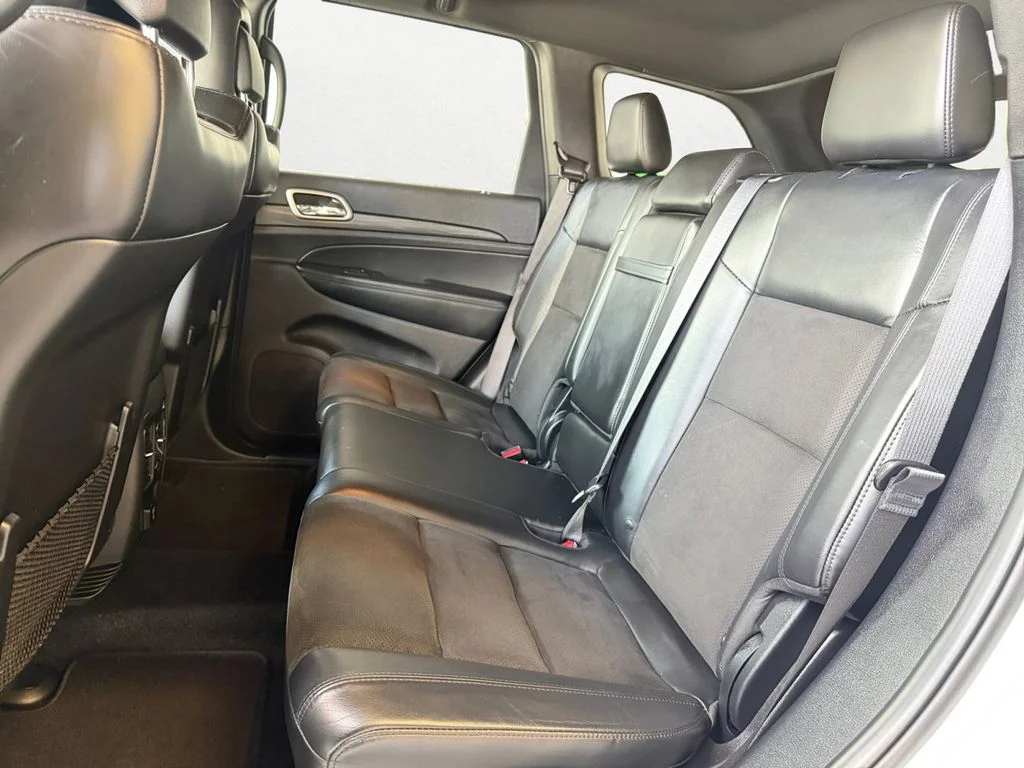 Used 2020 White Jeep Altitude image 10