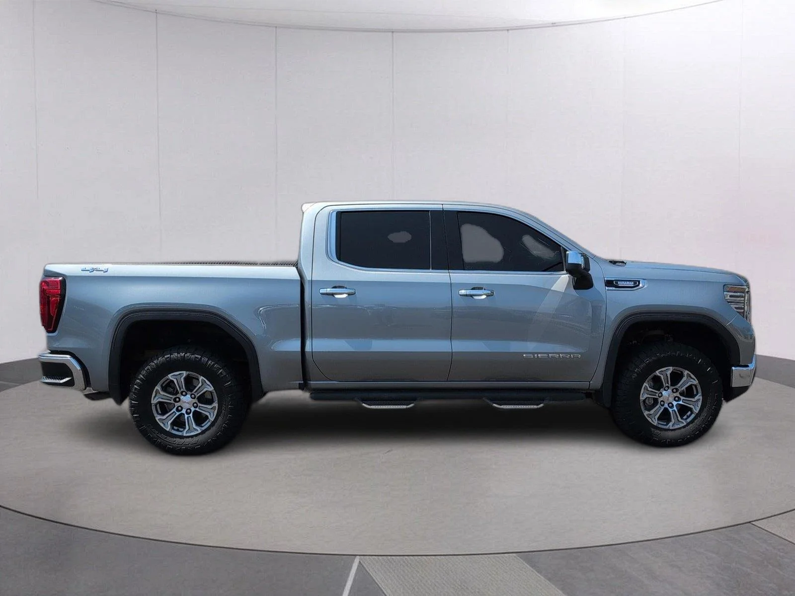Used 2024 Sterling Metallic GMC SLT image 8
