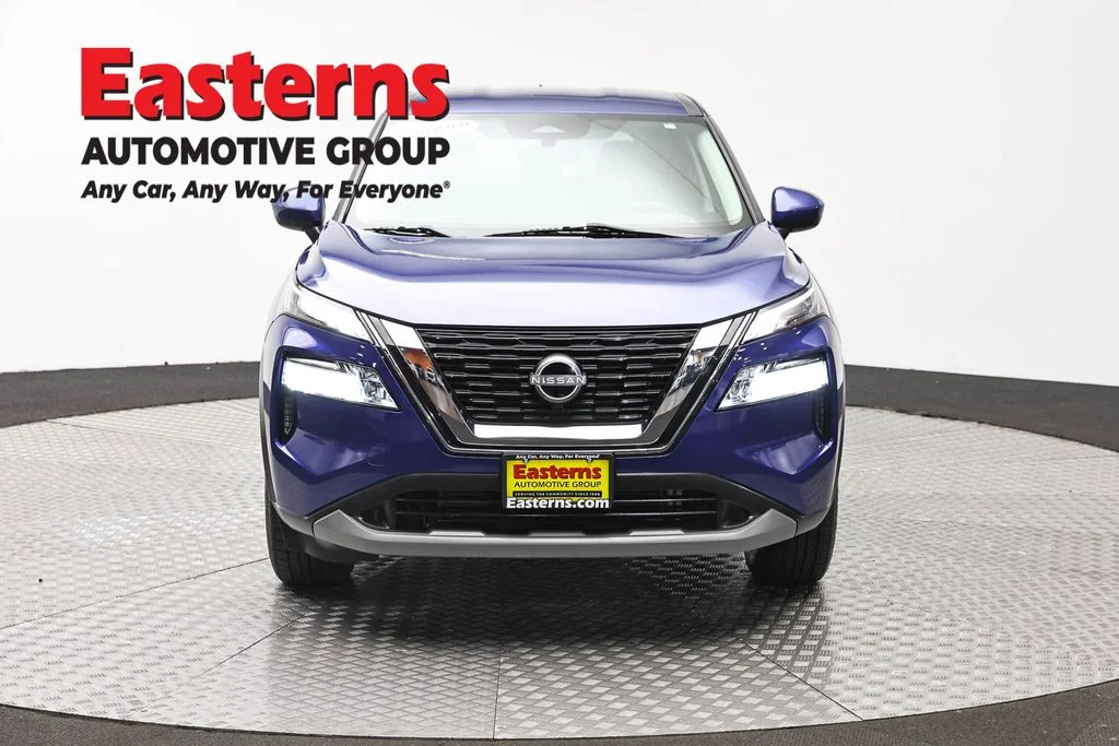 Used 2023 Blue Nissan SV image 2