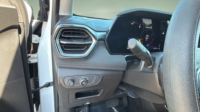Used 2025 White Chevrolet LT image 21