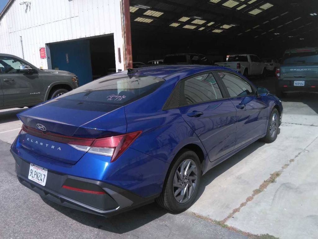 Used 2024 Blue Hyundai SEL image 2
