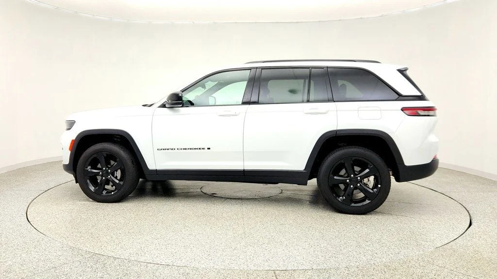 Used 2025 Bright White Clearcoat Jeep Altitude X 4x4 w/ 20