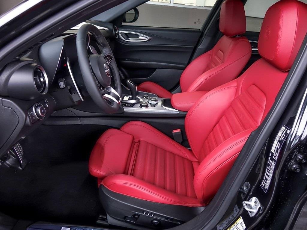 2025 ALFA ROMEO GIULIA (952) - Image 8