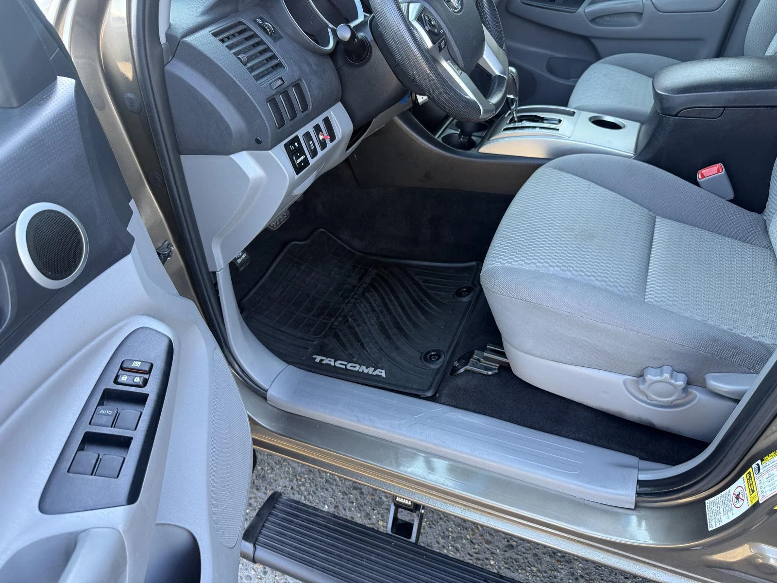 Used 2014 Pyrite Mica Toyota PreRunner image 11