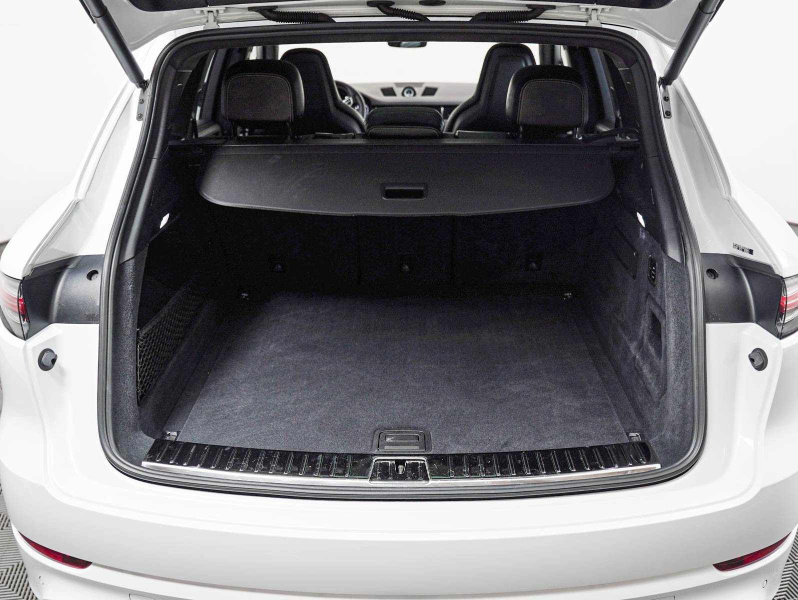 Certified Used 2023 CARRARA WHITE Porsche Turbo image 25