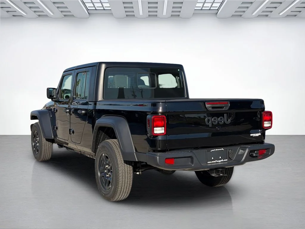 New 2026 Granite Crystal Metallic Clearcoat Jeep Texas Trail image 5