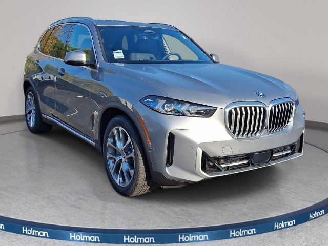 New 2026 Skyscraper Grey Metallic BMW xDrive50e image 3
