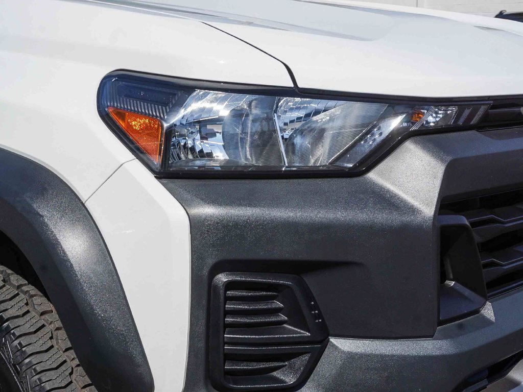 Used 2023 White Chevrolet Trail Boss image 10