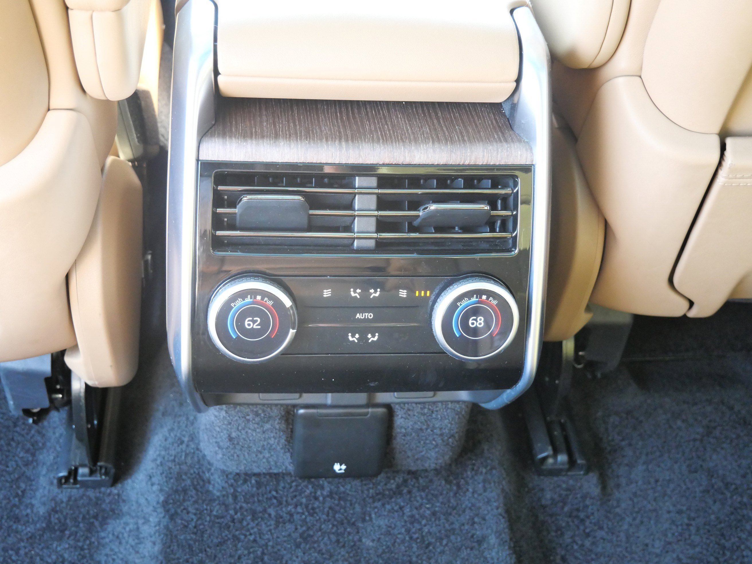 Used 2023 Black Land Rover Autobiography image 21