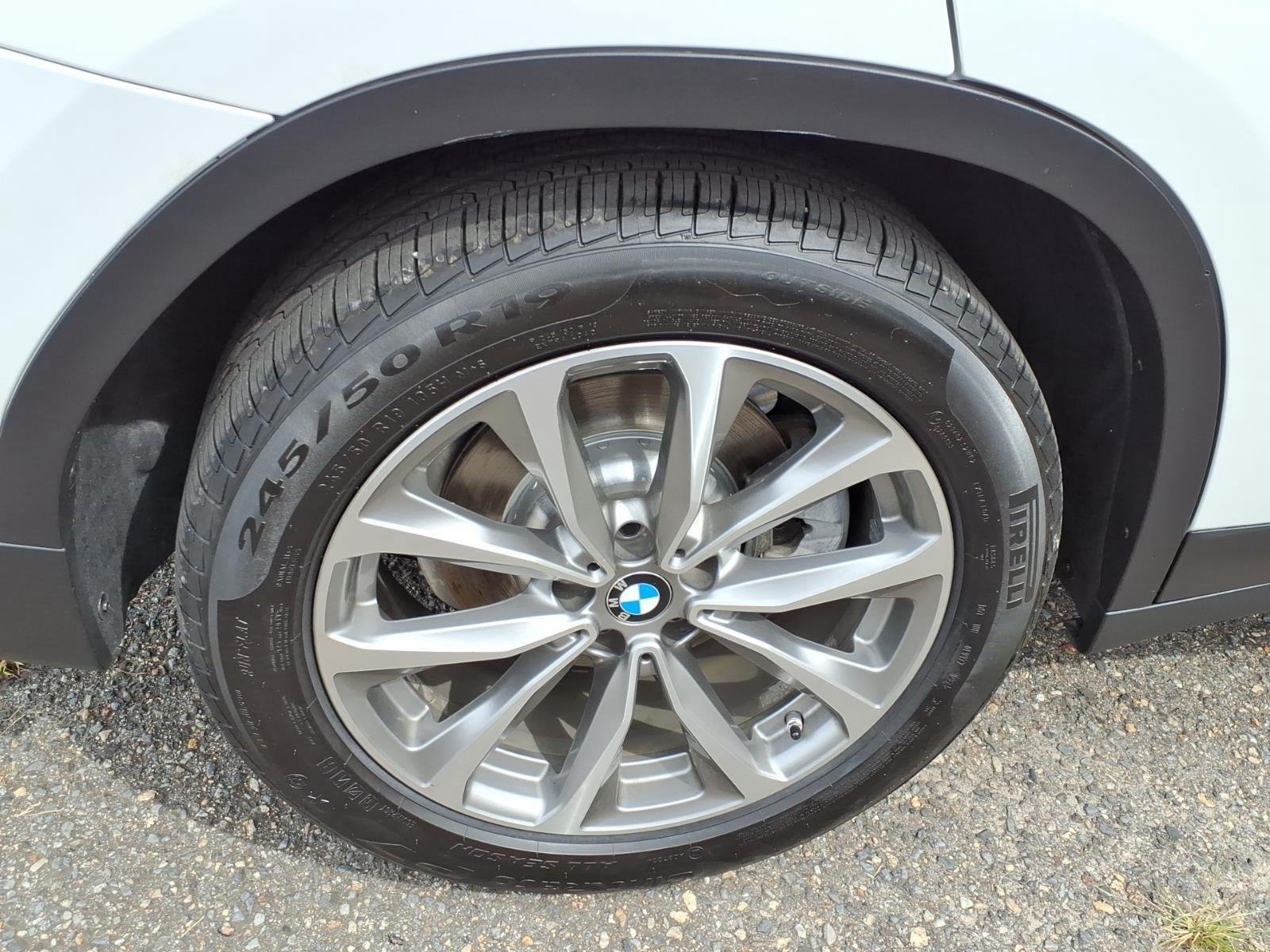 Used 2019  BMW xDrive30i image 8
