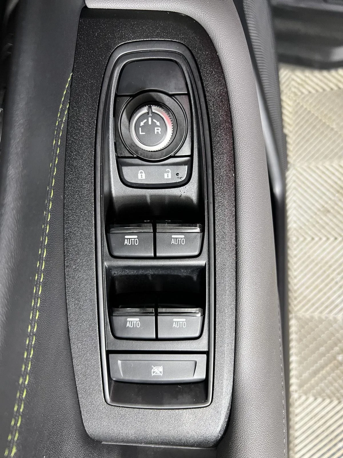 Used 2025 Magnetite Gray Metallic Subaru Onyx Edition image 32