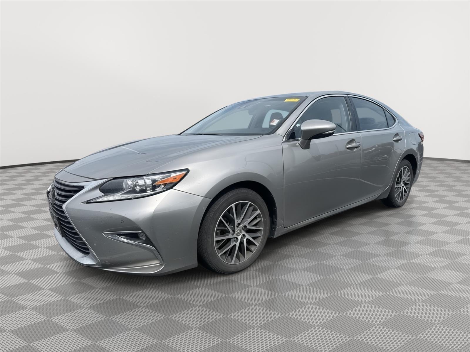 Used 2017 Atomic Silver Lexus ES 350 image 3