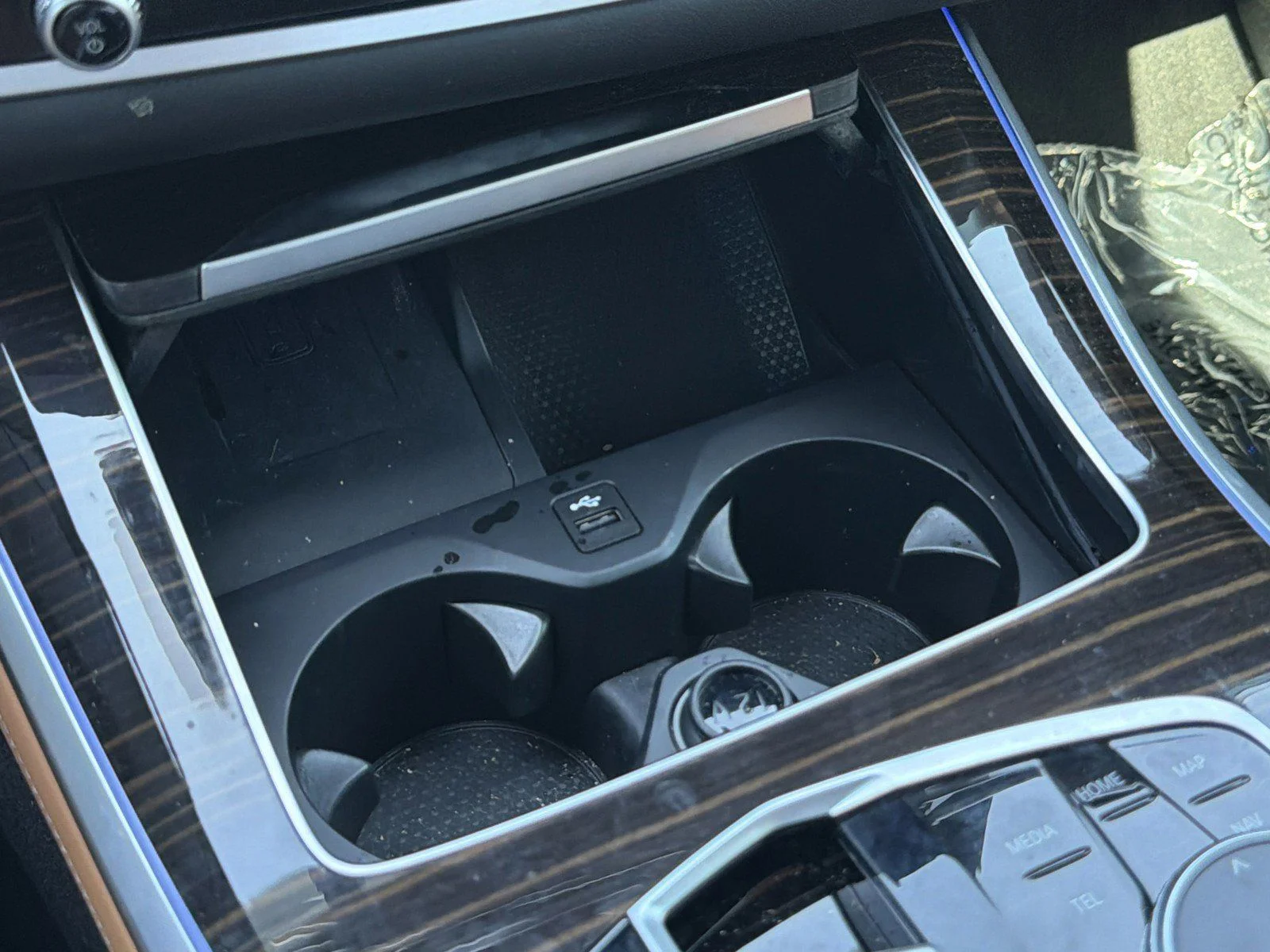 New 2026 Black Sapphire Metallic BMW sDrive40i image 35