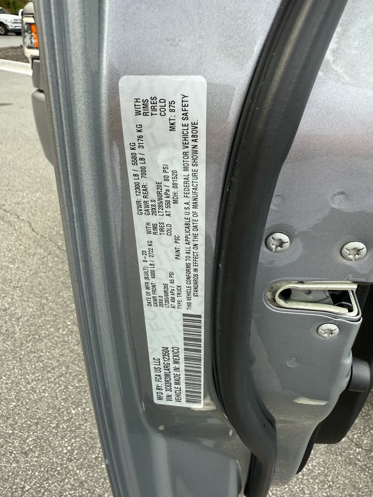 Used 2024 Billet Silver Metallic Clearcoat Ram Laramie image 25