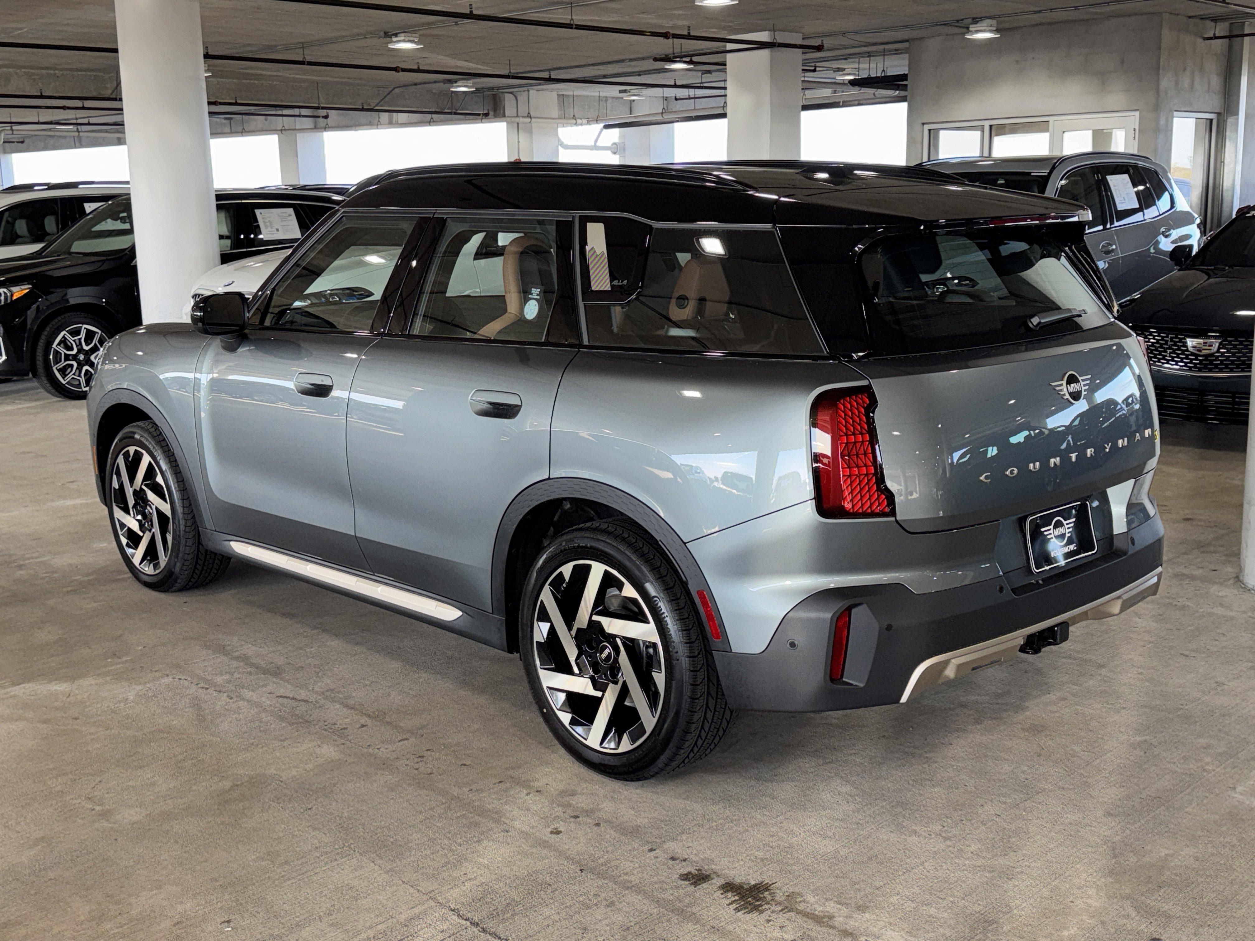 New 2026 Green Metallic MINI SE image 5