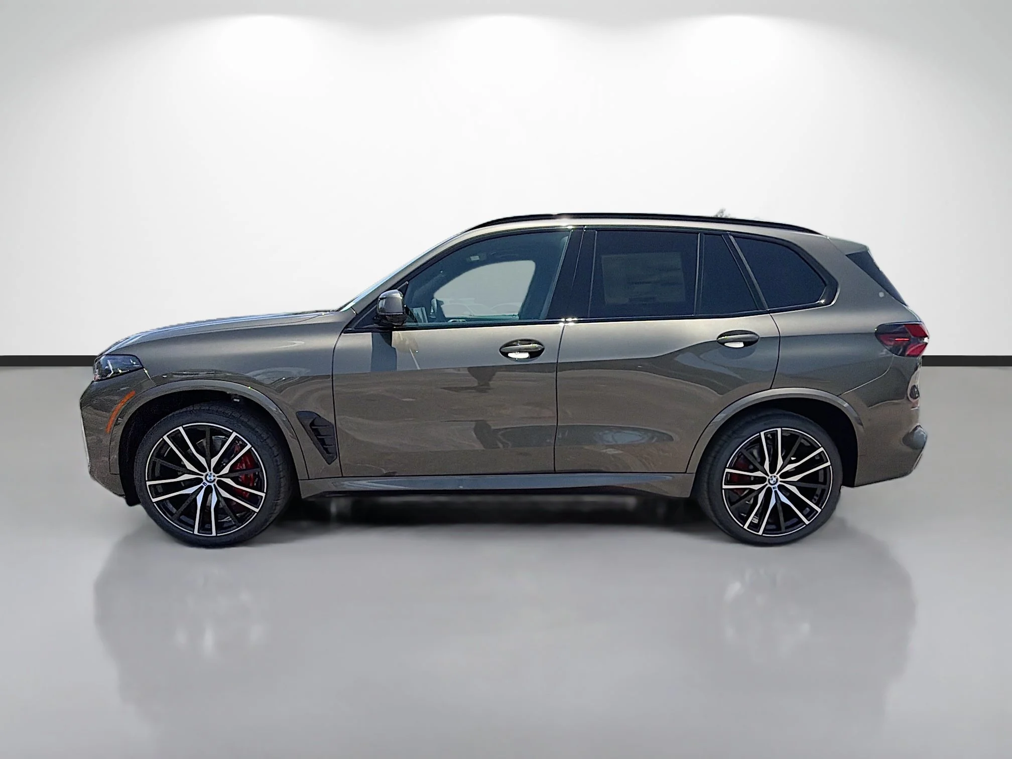 New 2026 Manhattan Green Metallic BMW sDrive40i image 6