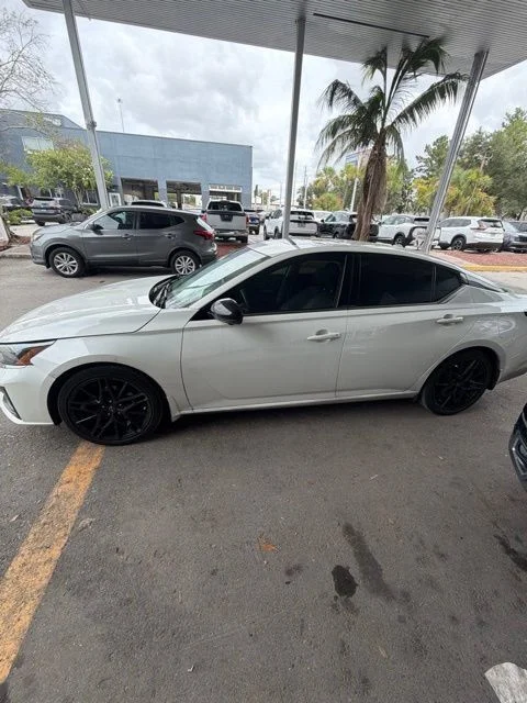 Used 2024 White Nissan 2.0 SR image 2