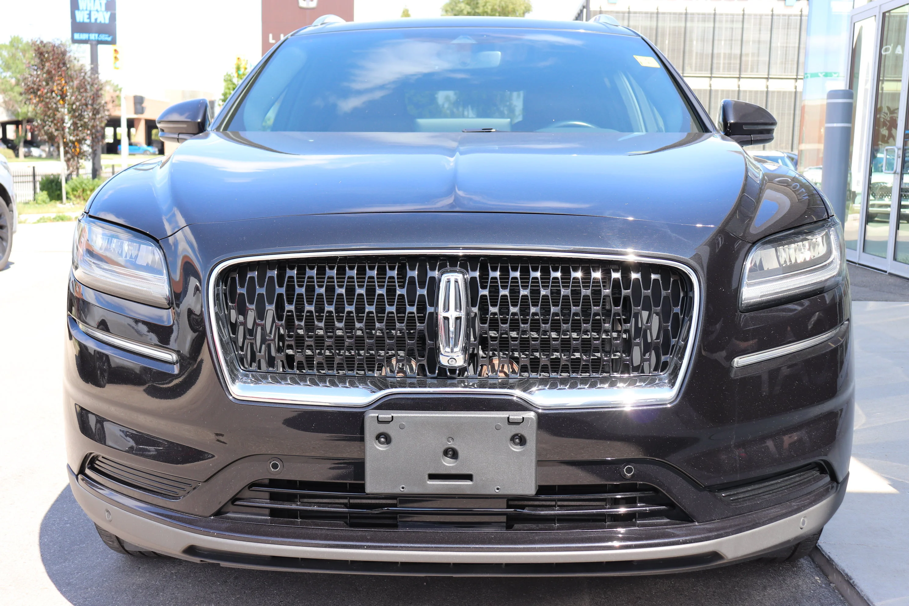 Used 2023 Black Lincoln Reserve image 2