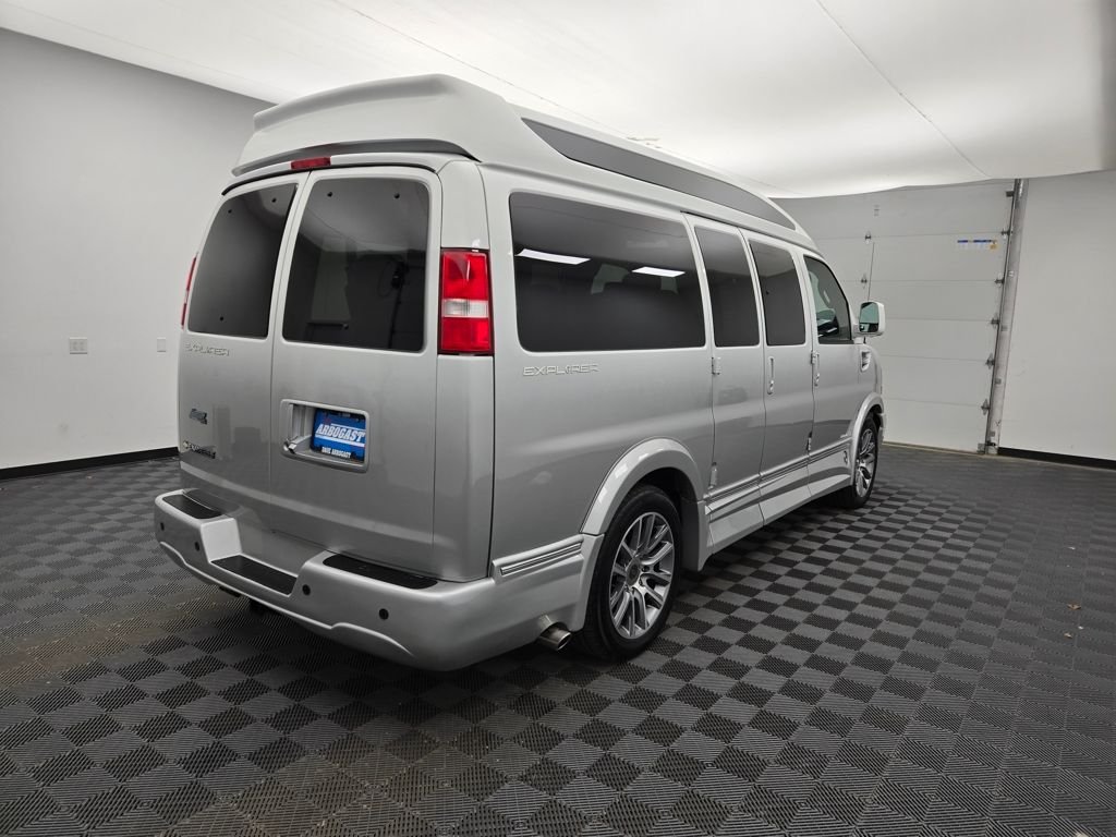 Used 2021 White Fade Chevrolet Explorer Limited SE image 2