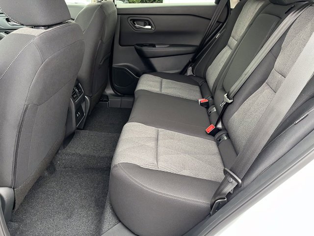 2026 Nissan Rogue SV - Photo 18