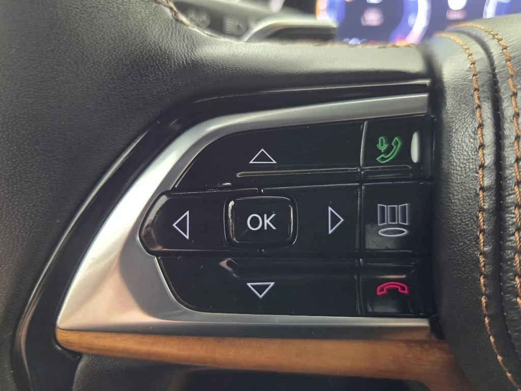 Used 2024 Diamond Black Crystal Pearlcoat Jeep Summit Reserve image 20