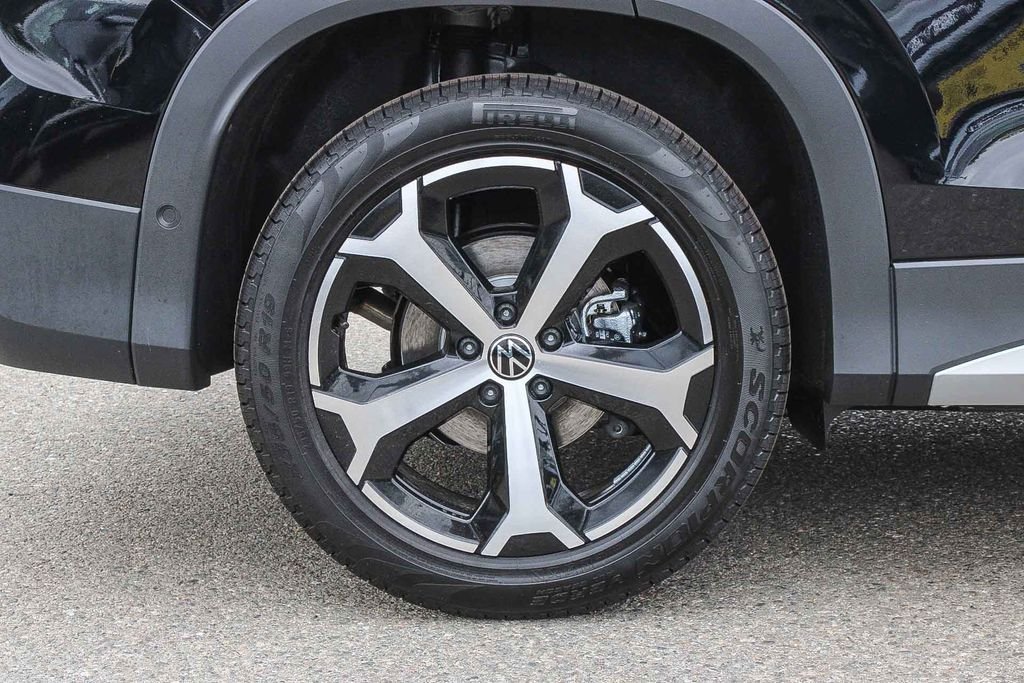 New 2026 Black Volkswagen 2.0T SE image 10