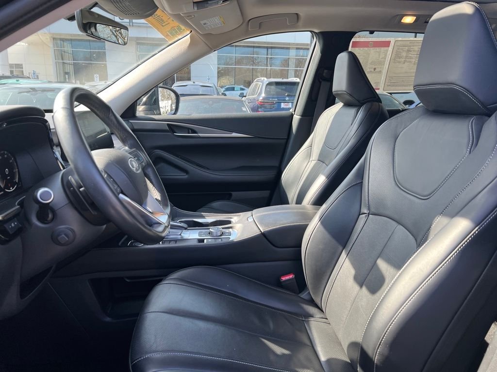 Used 2023 Black INFINITI LUXE image 28