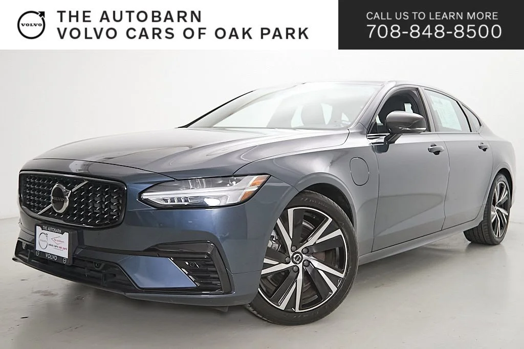 2022 Volvo S90 T8 Recharge R-Design PHEV AWD's photo
