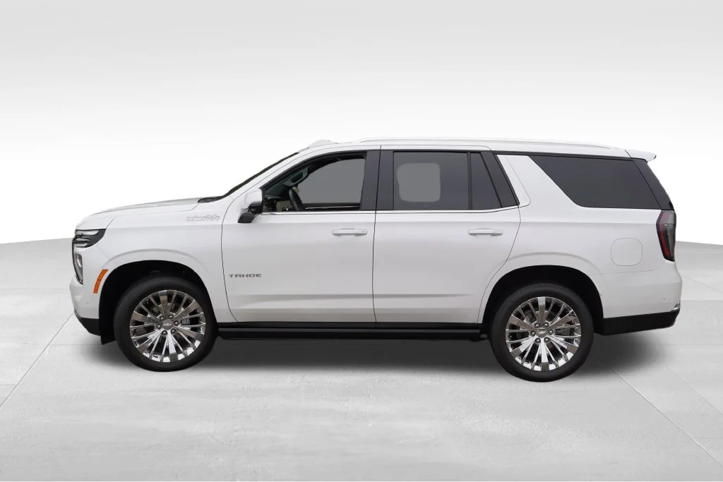 Certified Used 2025 Iridescent Pearl Tricoat Chevrolet High Country image 9