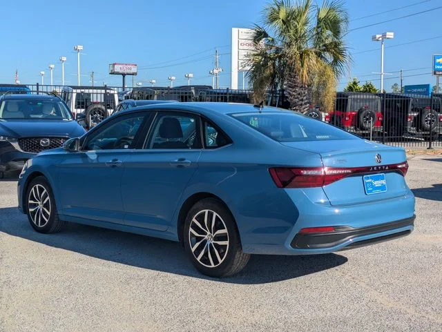 Used 2025 Blue Volkswagen 1.5T SE image 3