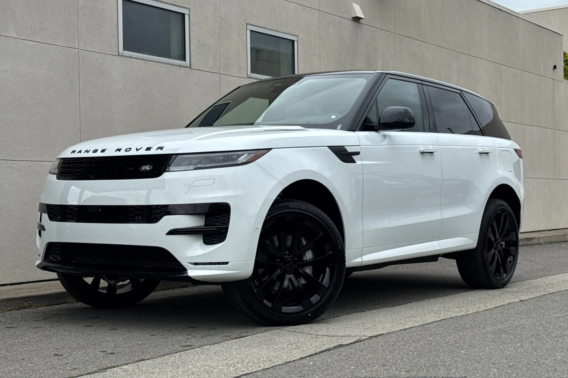2026 Land Rover Range Rover Sport P460e PHEV Dynamic SE's photo