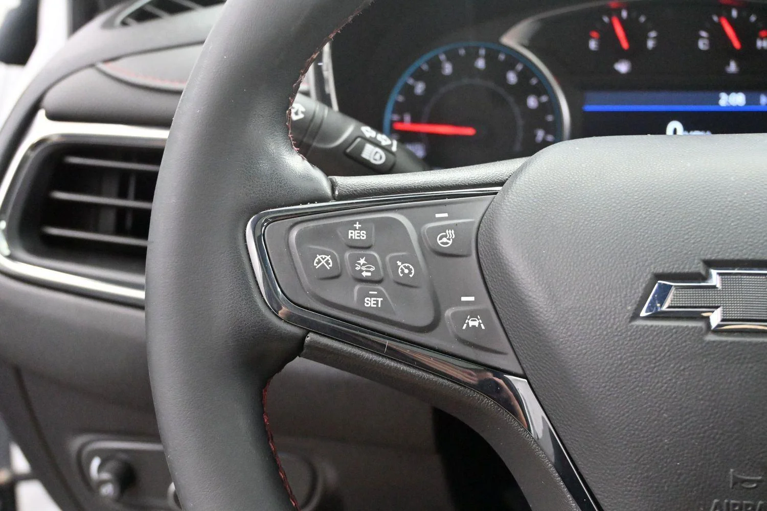 Used 2024 Summit White Chevrolet RS image 17