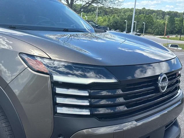 Used 2025 Brown Nissan SR image 11