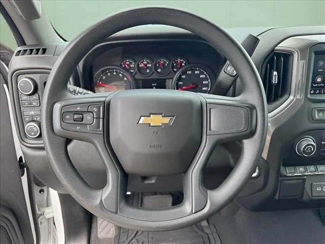 Used 2022 White Chevrolet Custom image 20
